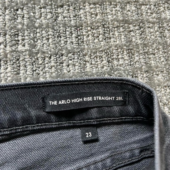 Aritzia Denim Forum Arlo High Rise Straight Jeans 23W 28L - Picture 5 of 6